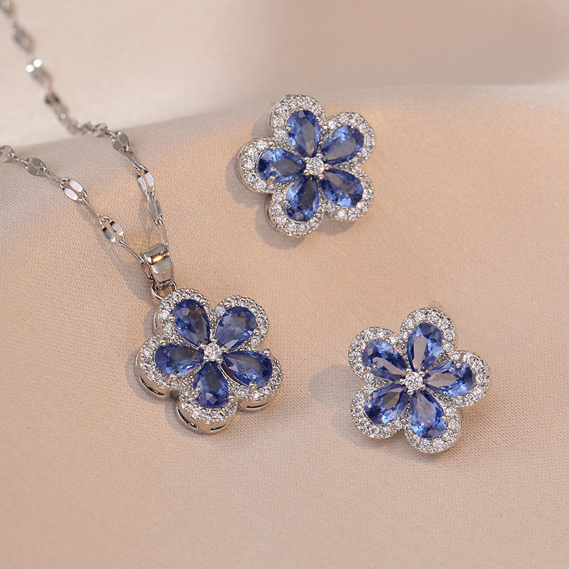 Floral Zircon Petal Necklace